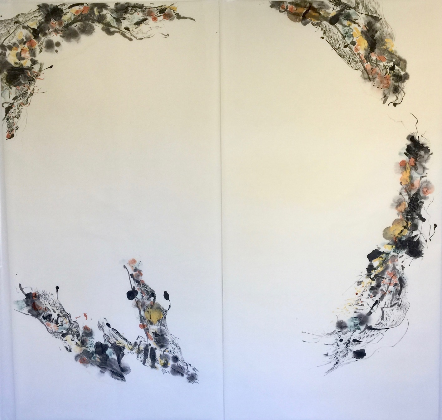 Opening up lines in space 2 空間に線を開く 2 138 cms x 70 cms x 2 Sumi ink, acrylic, water colour, 墨水彩絵具、アクリル2021